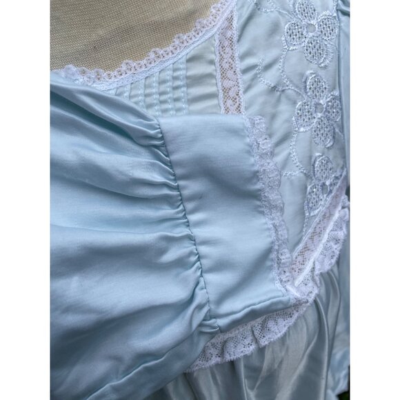 Barbizon Blue Cuddleskin Small Nightgown Cottagecore Angelic Feminine Lace & But - Picture 10 of 10